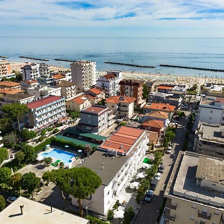 Hotel Vannini Rimini Buitenkant foto