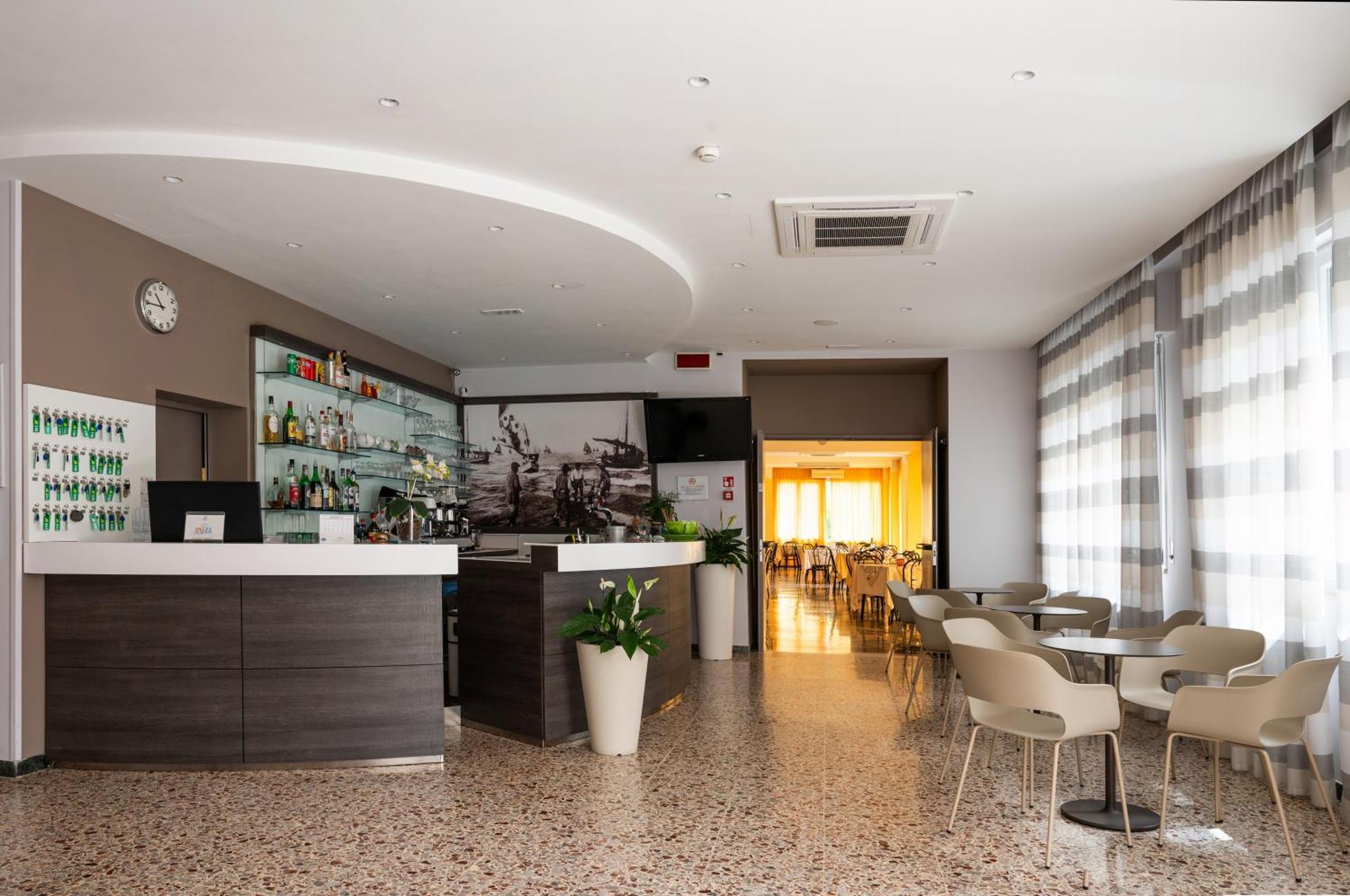 Hotel Vannini Rimini Buitenkant foto