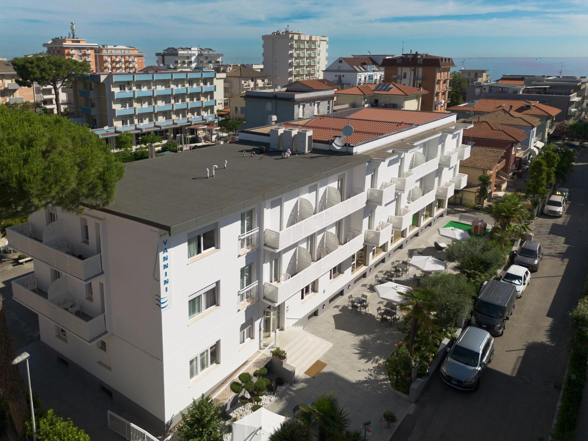 Hotel Vannini Rimini Buitenkant foto