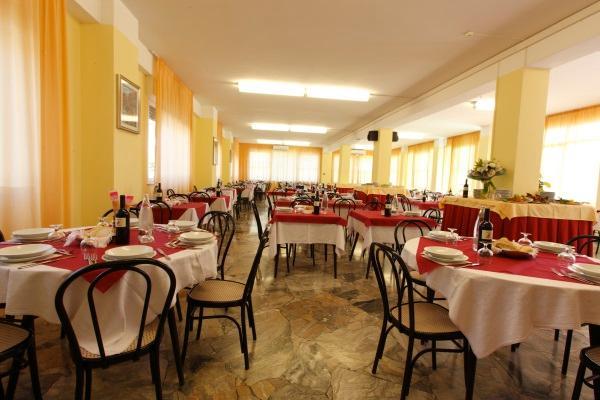 Hotel Vannini Rimini Buitenkant foto